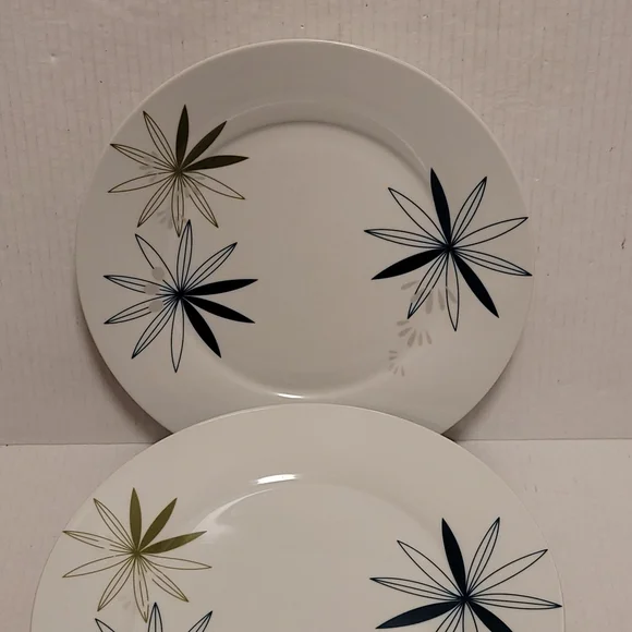 Pair of Pier 1 Kui Hua Plates - Picture 2 of 16